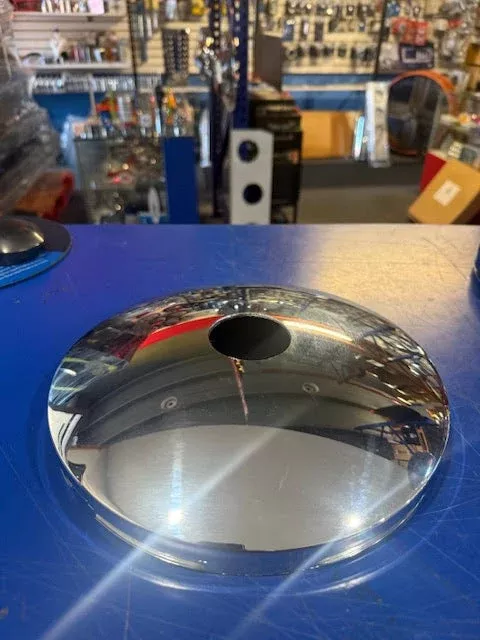 9" Rear Hub Caps in Standar whit hold