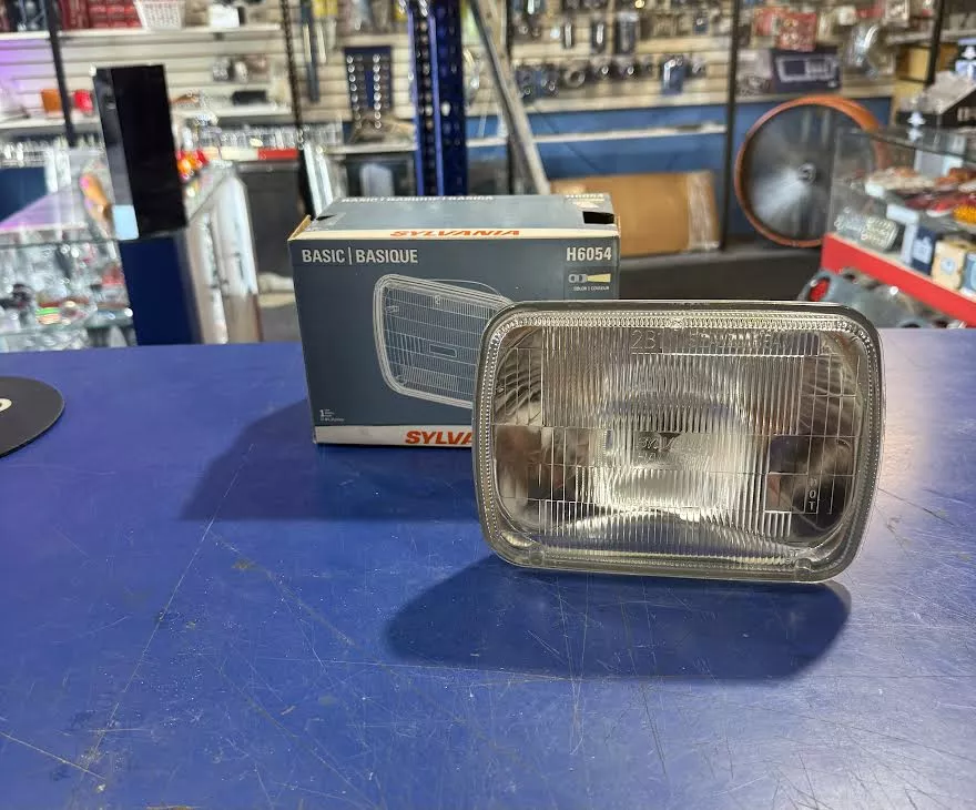 BASIC 5" X 7`" Rectangular Light silvania 3 conector