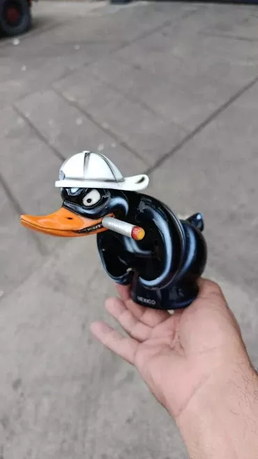 EMBLEM DUCK HOOD ORNAMENT BLACK