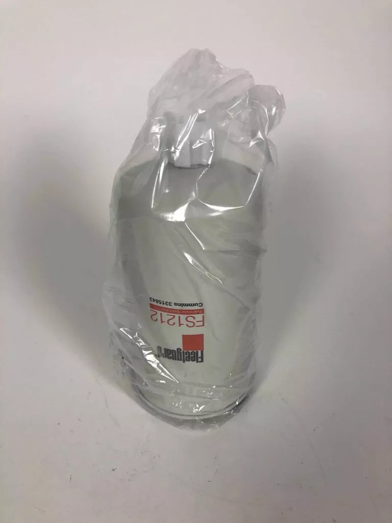 Fleetguard Fuel/Water Separator Filter for CAT engine applications. Replaces CAT 256-8753