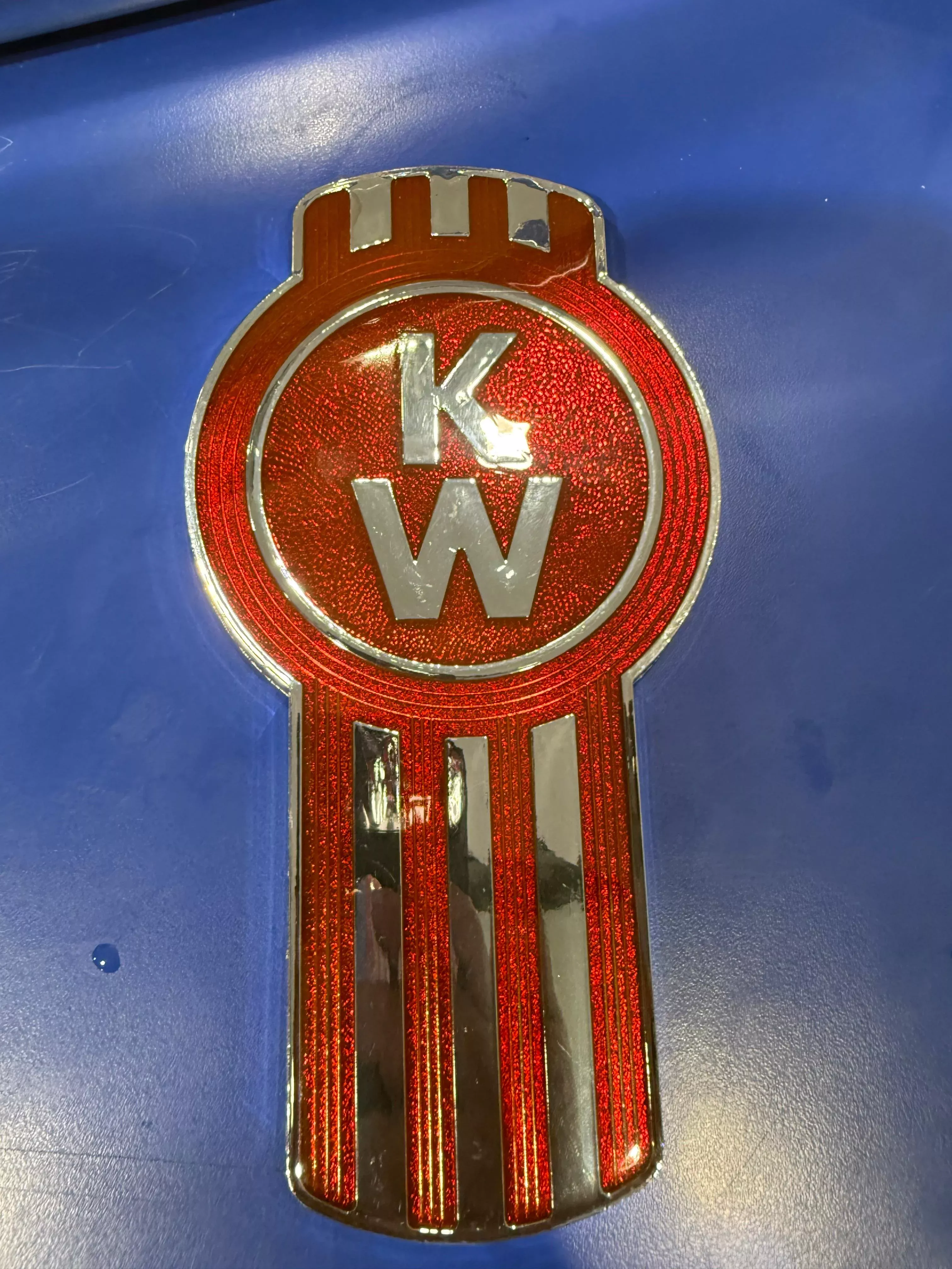 LOGO GRILLE KENWORTH W900 FRONT