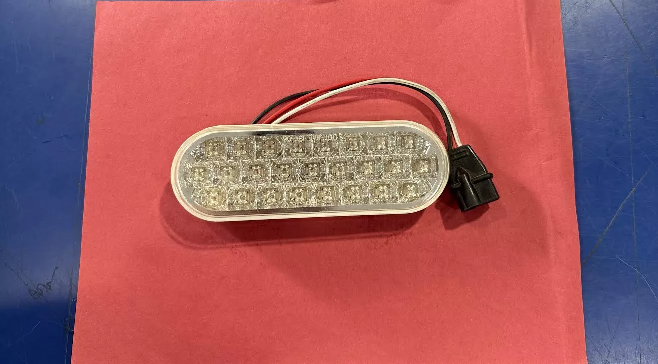 Oval light clear red25 leds