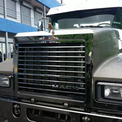 TRUX TM-1107 MACK CH GRILLE SURROUND - SET FORWARD AXLES