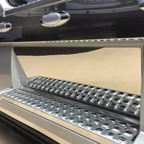 TRUX TV-1408 VOLVO FRONT STEP INSERT (2006+)