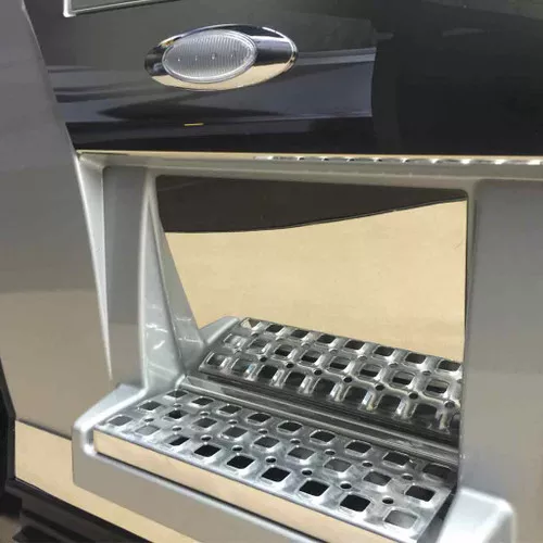 TRUX TV-1421 VOLVO REAR STEP INSERT (2006+)